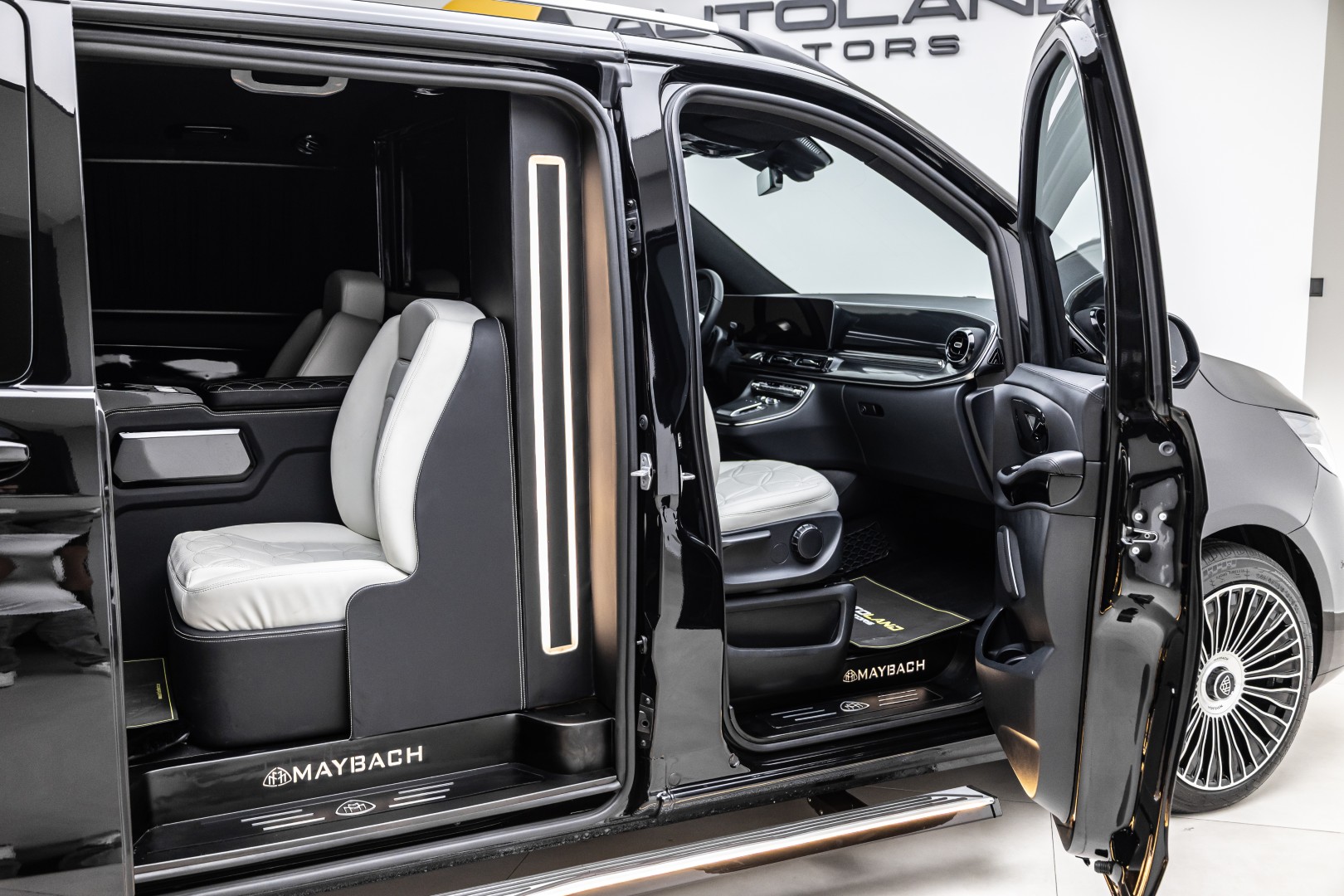 2025 MERCEDES-BENZ V300 MAYBACH | GCC SPEC 